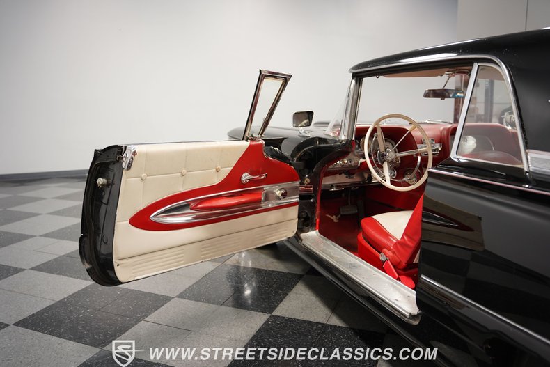 Unknown-Thunderbird-1960-Black-Red-31