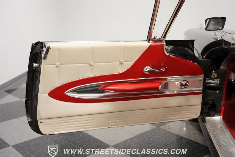 Unknown-Thunderbird-1960-Black-Red-47
