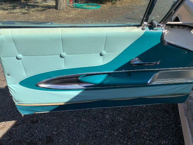 Unknown-Thunderbird-1960-Pearl-TurquoiseWhite-13