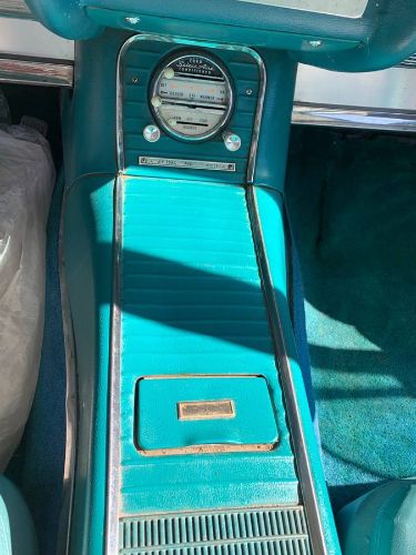 Unknown-Thunderbird-1960-Pearl-TurquoiseWhite-16