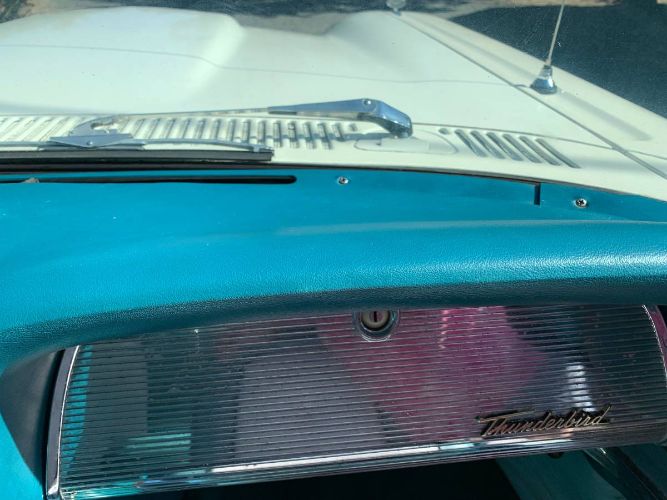 Unknown-Thunderbird-1960-Pearl-TurquoiseWhite-7