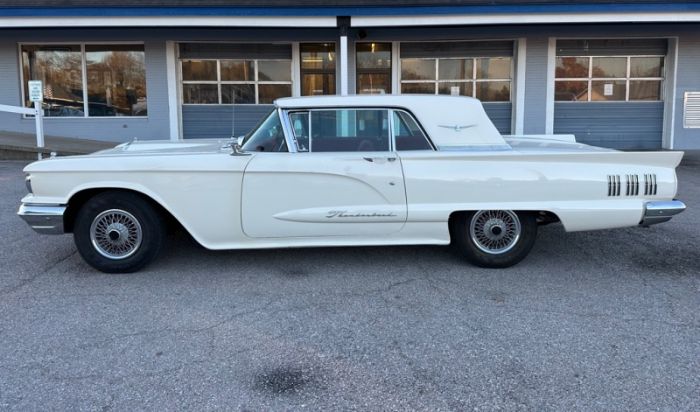 Unknown-Thunderbird-1960-White-Red-1