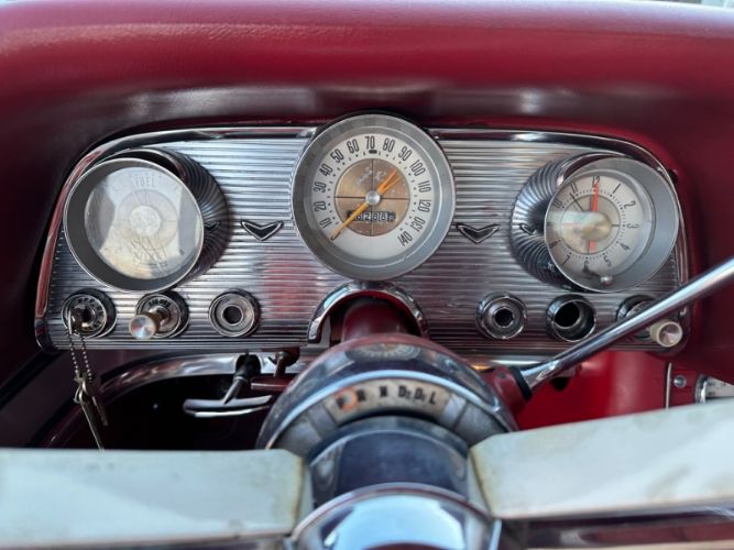 Unknown-Thunderbird-1960-White-Red-23