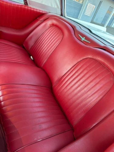 Unknown-Thunderbird-1960-White-Red-24