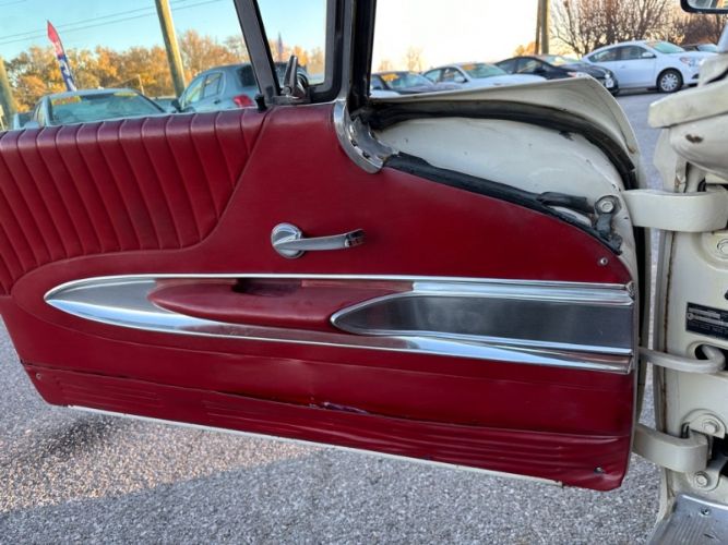 Unknown-Thunderbird-1960-White-Red-25