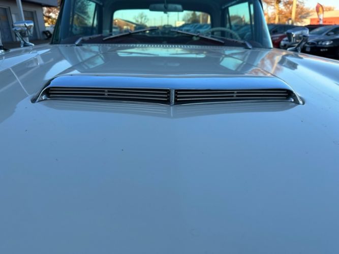 Unknown-Thunderbird-1960-White-Red-28