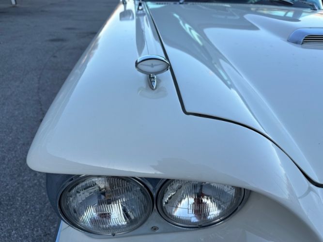 Unknown-Thunderbird-1960-White-Red-30