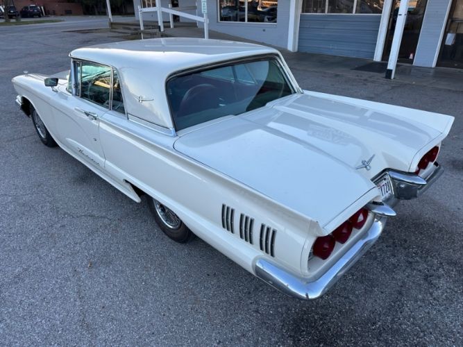 Unknown-Thunderbird-1960-White-Red-34
