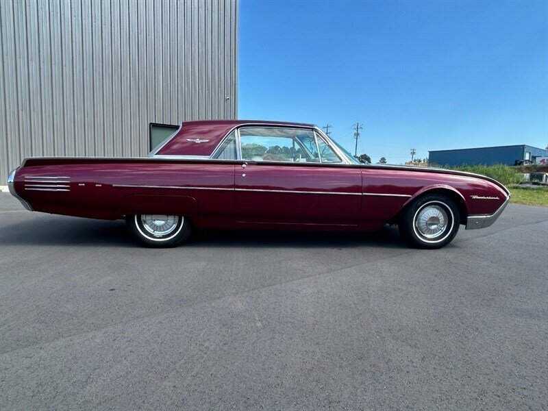 Unknown-Thunderbird-1961-Black-Black-25