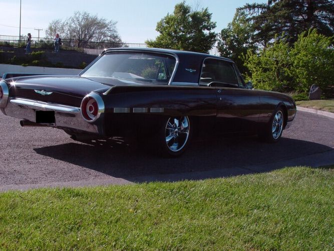 Unknown-Thunderbird-1962-Black-4