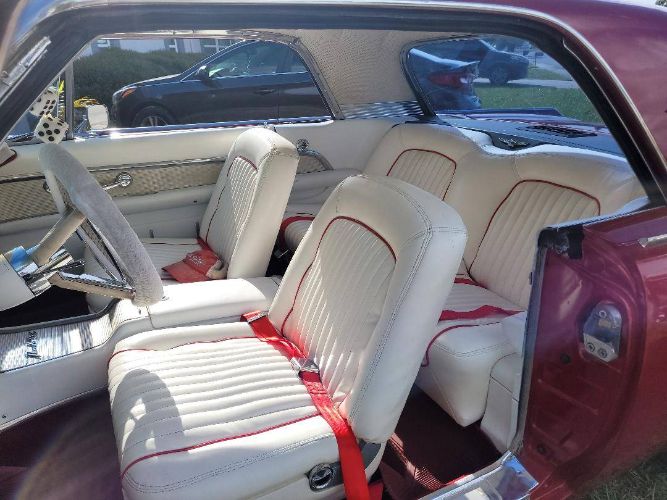 Unknown-Thunderbird-1962-Candy-Apple-Red-WhiteRed-2