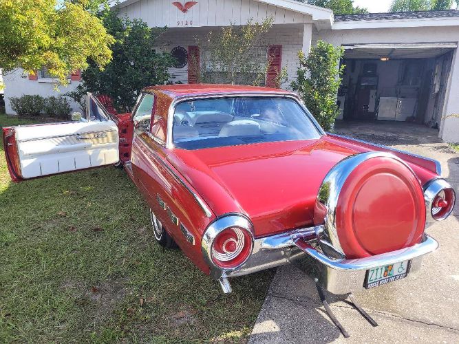 Unknown-Thunderbird-1962-Candy-Apple-Red-WhiteRed