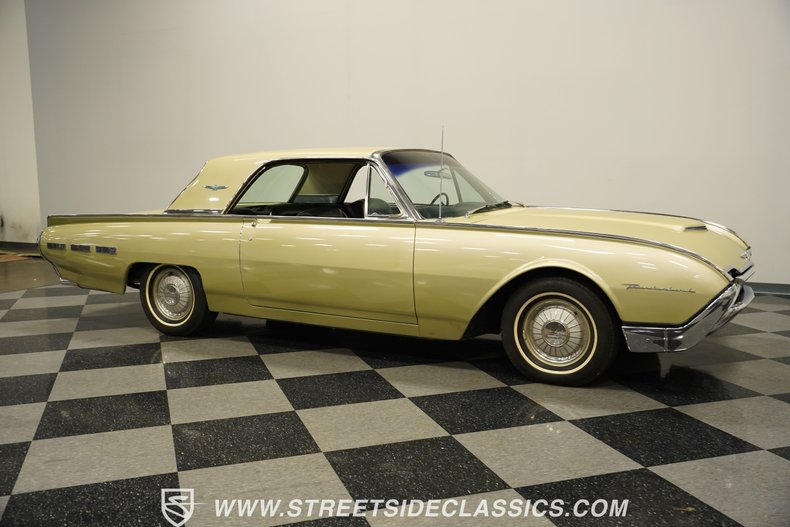 Unknown-Thunderbird-1962-Champagne-Beige-Black-14