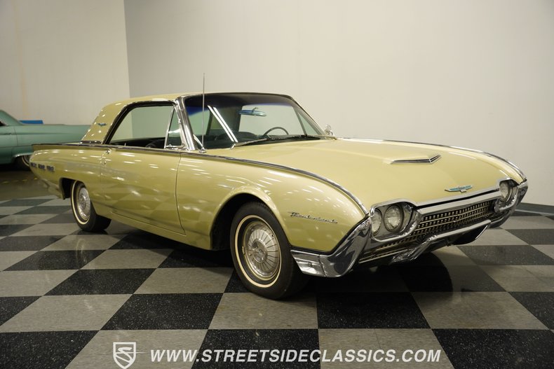 Unknown-Thunderbird-1962-Champagne-Beige-Black-15