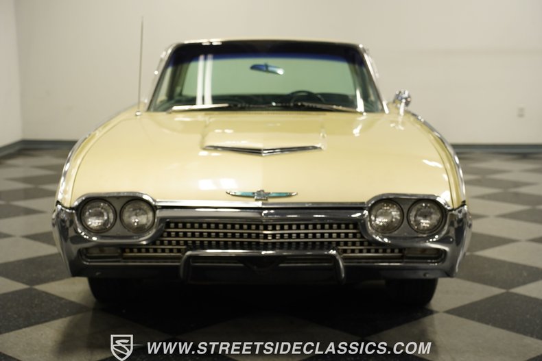 Unknown-Thunderbird-1962-Champagne-Beige-Black-16