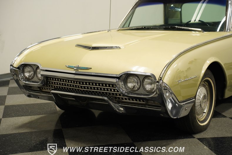 Unknown-Thunderbird-1962-Champagne-Beige-Black-17