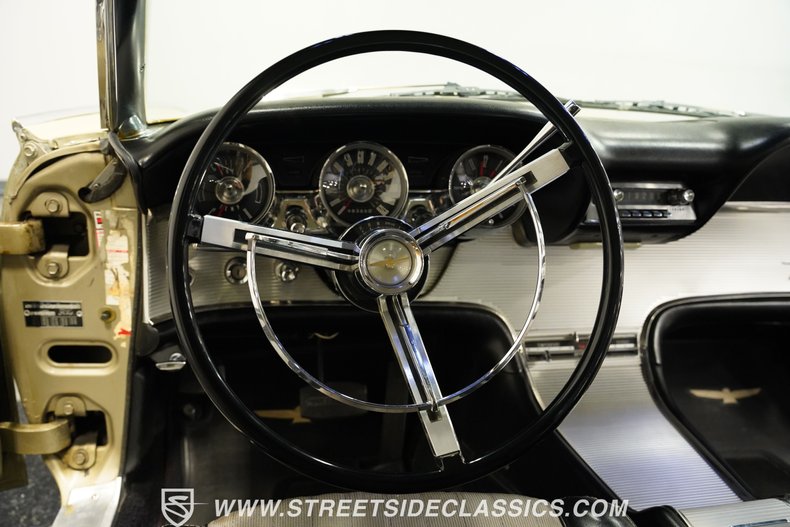 Unknown-Thunderbird-1962-Champagne-Beige-Black-35