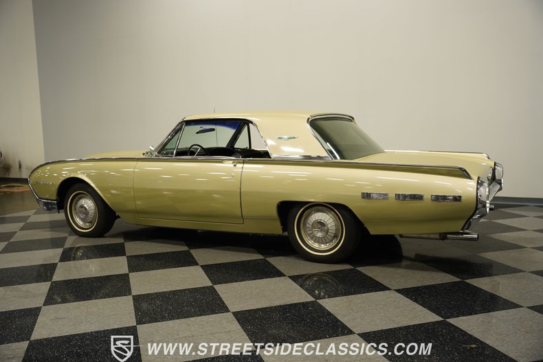 Unknown-Thunderbird-1962-Champagne-Beige-Black-49