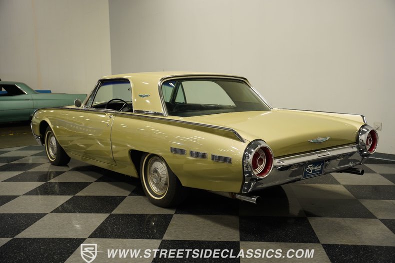 Unknown-Thunderbird-1962-Champagne-Beige-Black-6