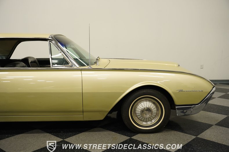 Unknown-Thunderbird-1962-Champagne-Beige-Black-8