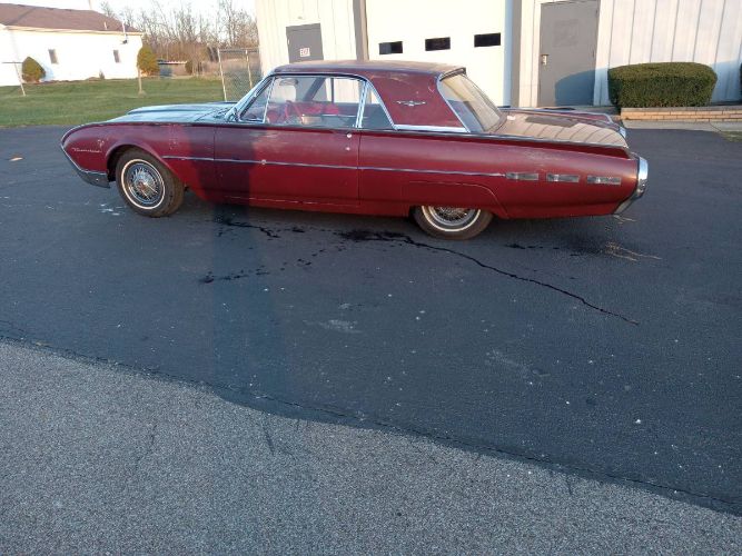 Unknown-Thunderbird-1962-Red-11