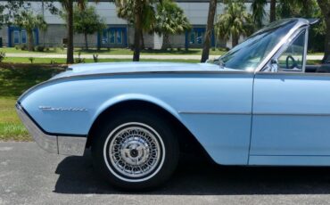 Unknown-Thunderbird-1962-Skyline-Blue-Black-1