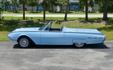 Unknown-Thunderbird-1962-Skyline-Blue-Black-11