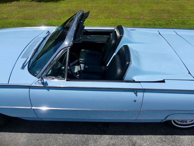 Unknown-Thunderbird-1962-Skyline-Blue-Black-14
