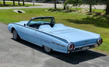 Unknown-Thunderbird-1962-Skyline-Blue-Black-16