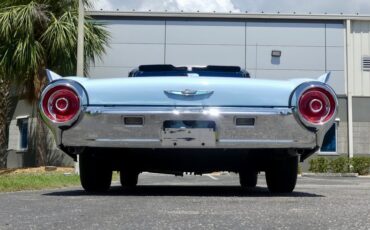 Unknown-Thunderbird-1962-Skyline-Blue-Black-20