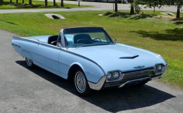 Unknown-Thunderbird-1962-Skyline-Blue-Black-27