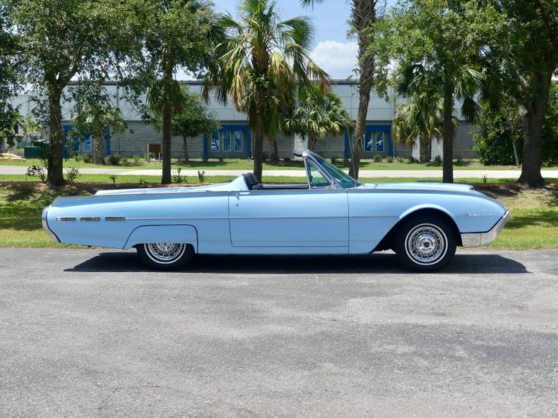 Unknown-Thunderbird-1962-Skyline-Blue-Black-3