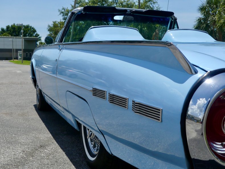 Unknown-Thunderbird-1962-Skyline-Blue-Black-33