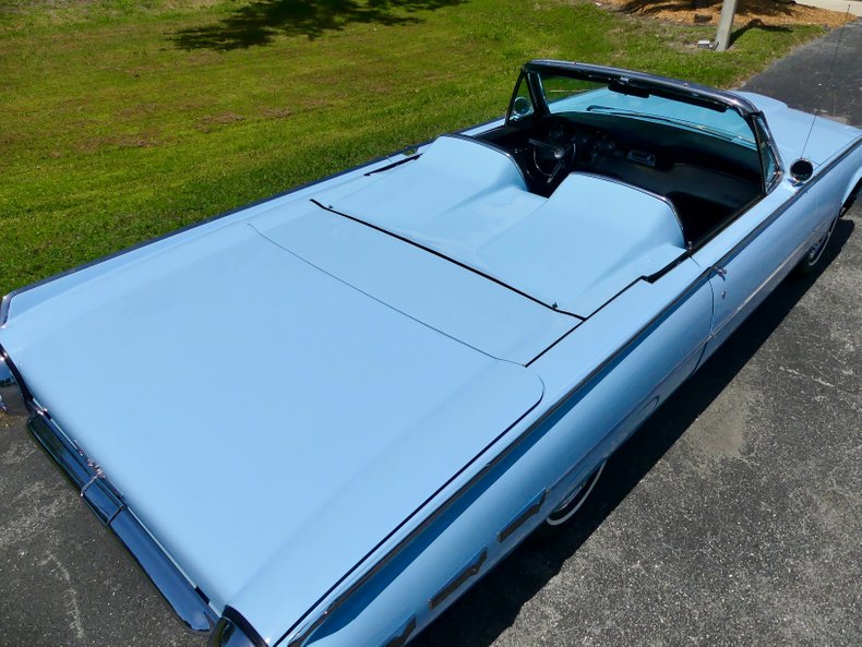 Unknown-Thunderbird-1962-Skyline-Blue-Black-36
