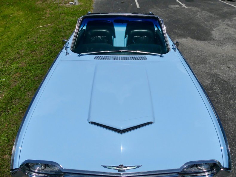 Unknown-Thunderbird-1962-Skyline-Blue-Black-39