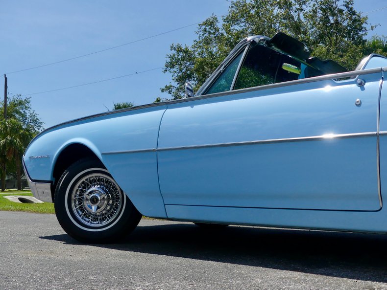Unknown-Thunderbird-1962-Skyline-Blue-Black-40
