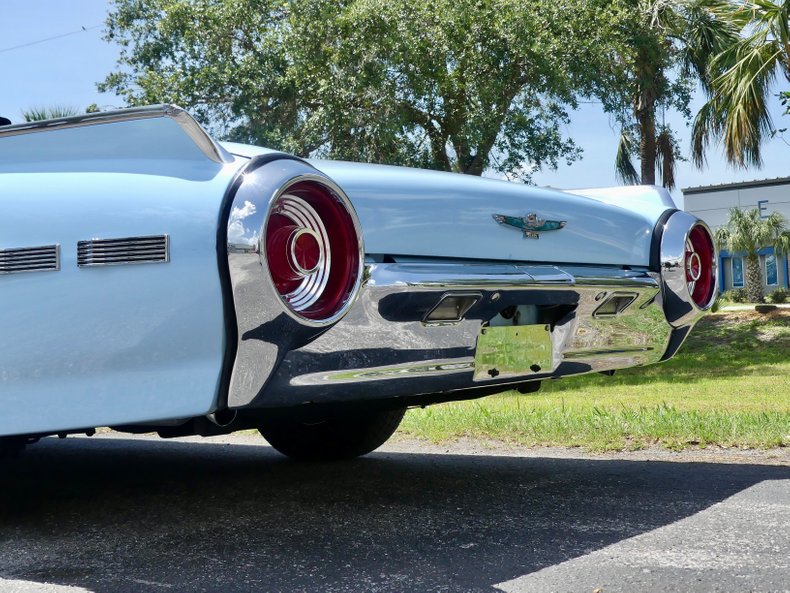 Unknown-Thunderbird-1962-Skyline-Blue-Black-48