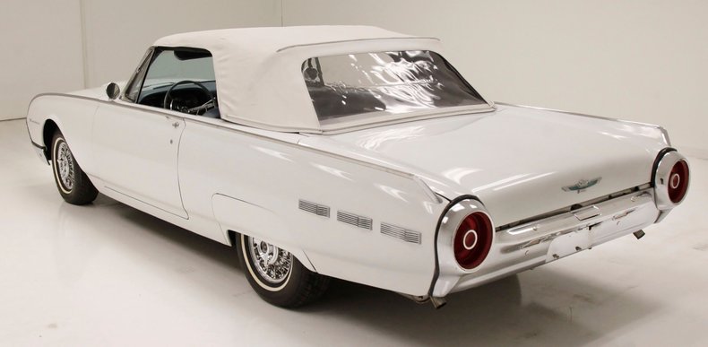 Unknown-Thunderbird-1962-White-Silver-Blue-10