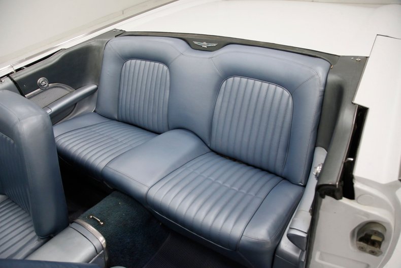Unknown-Thunderbird-1962-White-Silver-Blue-11