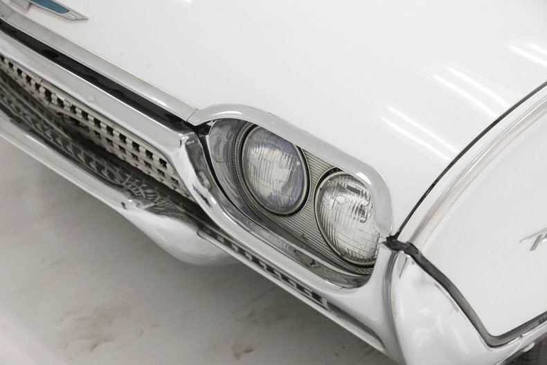Unknown-Thunderbird-1962-White-Silver-Blue-21