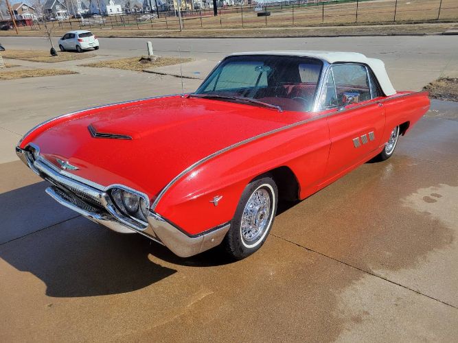 Unknown-Thunderbird-1963-Red-11