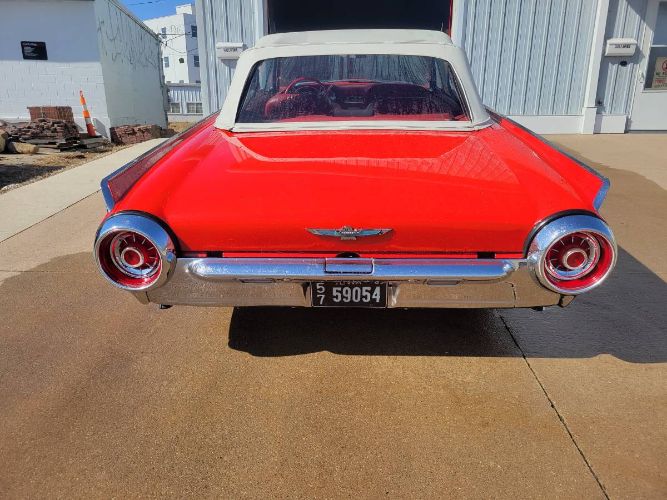 Unknown-Thunderbird-1963-Red-14
