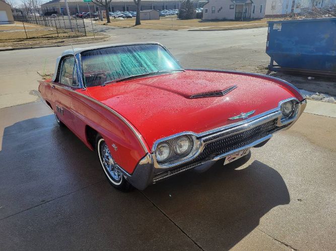 Unknown-Thunderbird-1963-Red-15