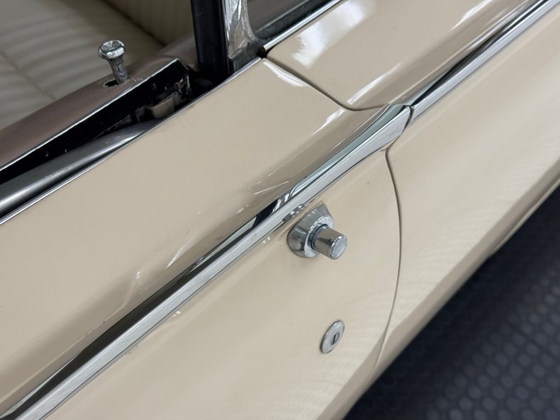 Unknown-Thunderbird-1963-Sandshell-Beige-Beige-23