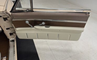 Unknown-Thunderbird-1963-Sandshell-Beige-Beige-33