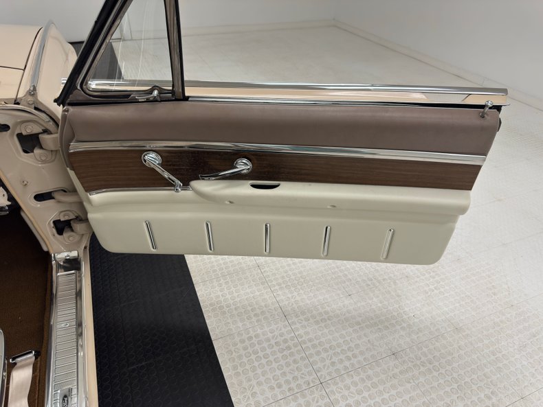 Unknown-Thunderbird-1963-Sandshell-Beige-Beige-33