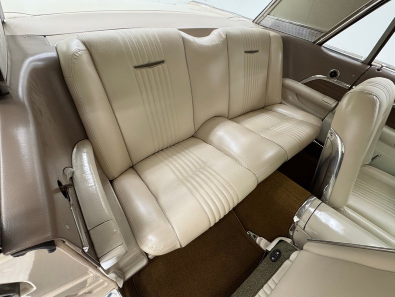 Unknown-Thunderbird-1963-Sandshell-Beige-Beige-38