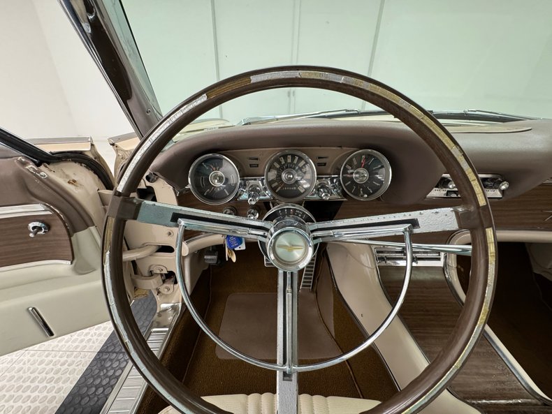 Unknown-Thunderbird-1963-Sandshell-Beige-Beige-39