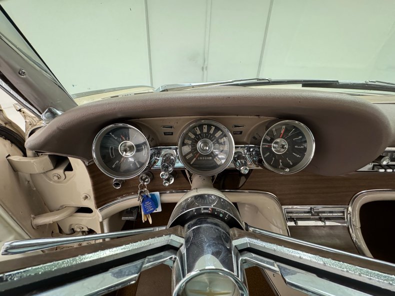 Unknown-Thunderbird-1963-Sandshell-Beige-Beige-40