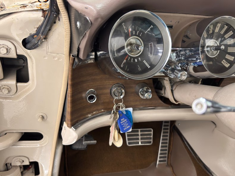 Unknown-Thunderbird-1963-Sandshell-Beige-Beige-41